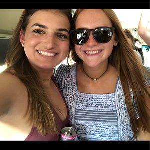 Meet your Posher, Caroline